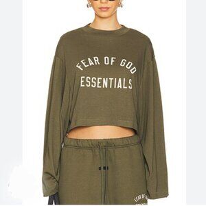 Fear of God ESSENTIALS cropped Long sleeve T shirt in military green